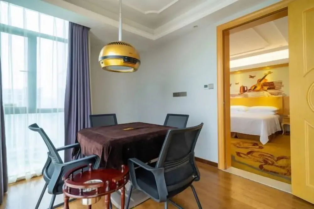 Хуайхуа: Vienna International Hotel (Huaihua City Government Square Store)