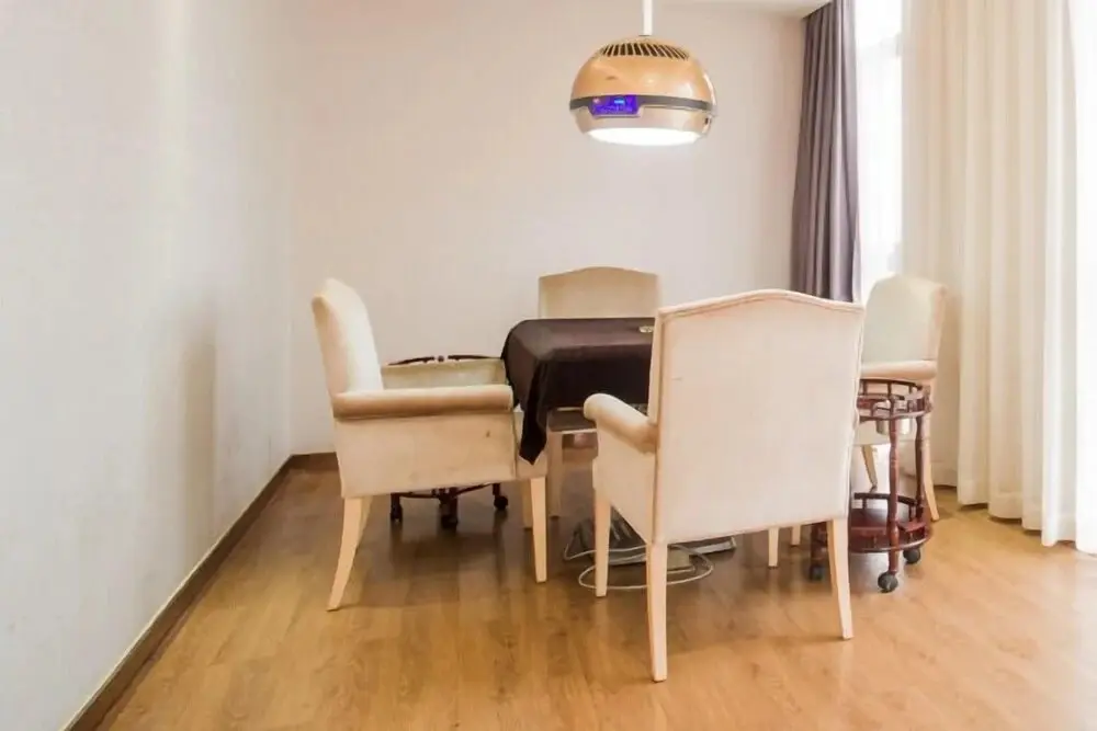 Хуайхуа: Vienna International Hotel (Huaihua City Government Square Store)