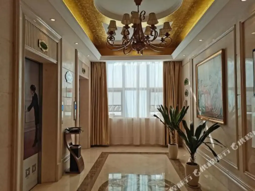 Юэян: Vienna Hotel