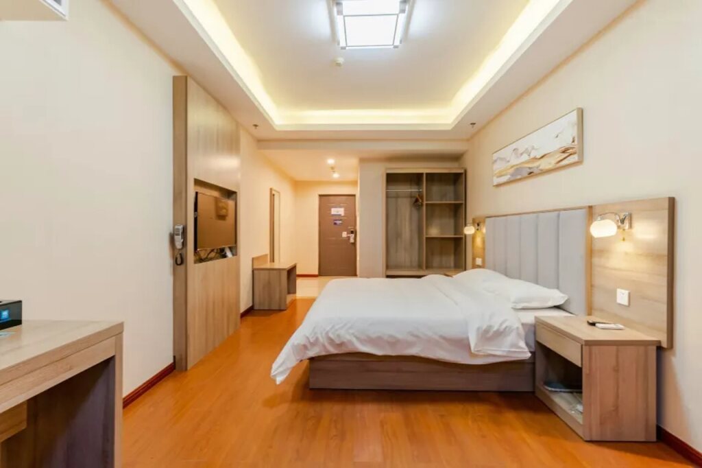 Нинбо: Yitel Trend (Cixi Hangzhouwan Century City)