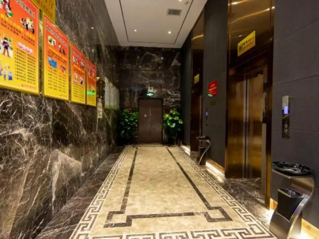 Байсе: Lingyun Zhuangzhi Lingyun International Hotel