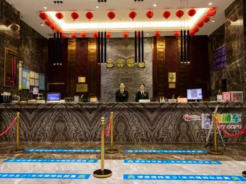 Байсе: Lingyun Zhuangzhi Lingyun International Hotel
