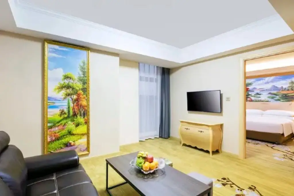 Уси: Vienna Hotel (Yixing High-speed Railway Station)