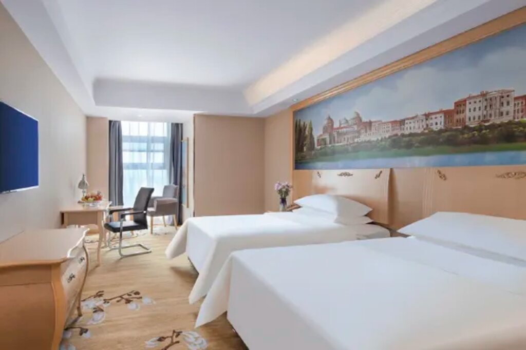 Уси: Vienna Hotel (Yixing High-speed Railway Station)