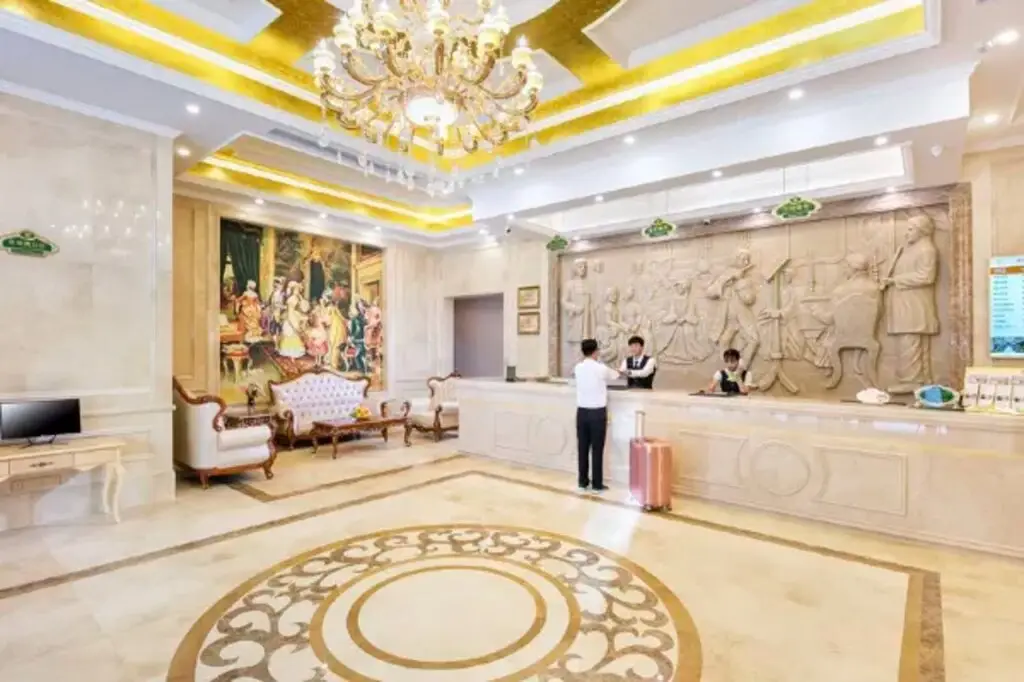 Уси: Vienna Hotel (Yixing High-speed Railway Station)