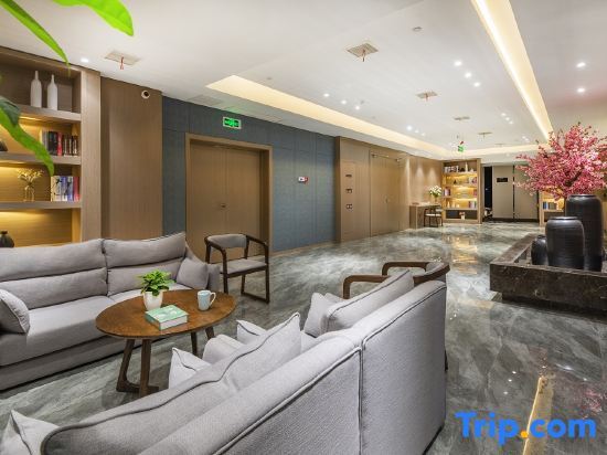 Хучжоу: New Century Manju Hotel (Zhili Huide Internationali)