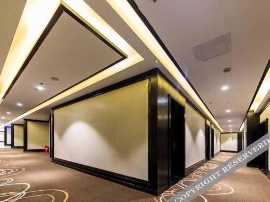 Чандэ: Xana Hotelle (Changde Liuye Lake Resort)