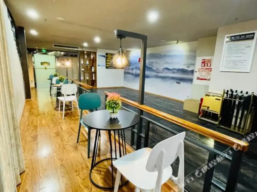 Чэнду: Super 8 hotel(shanghua road store,chengdu high-tech free trade zone)Chinese