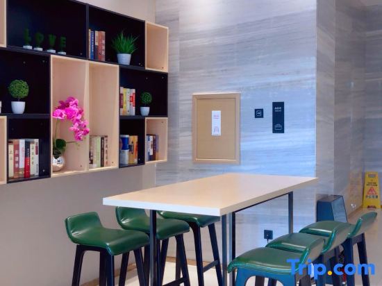 Юньфу: City Comfort Inn (Yunfu Yu'nan Ducheng)