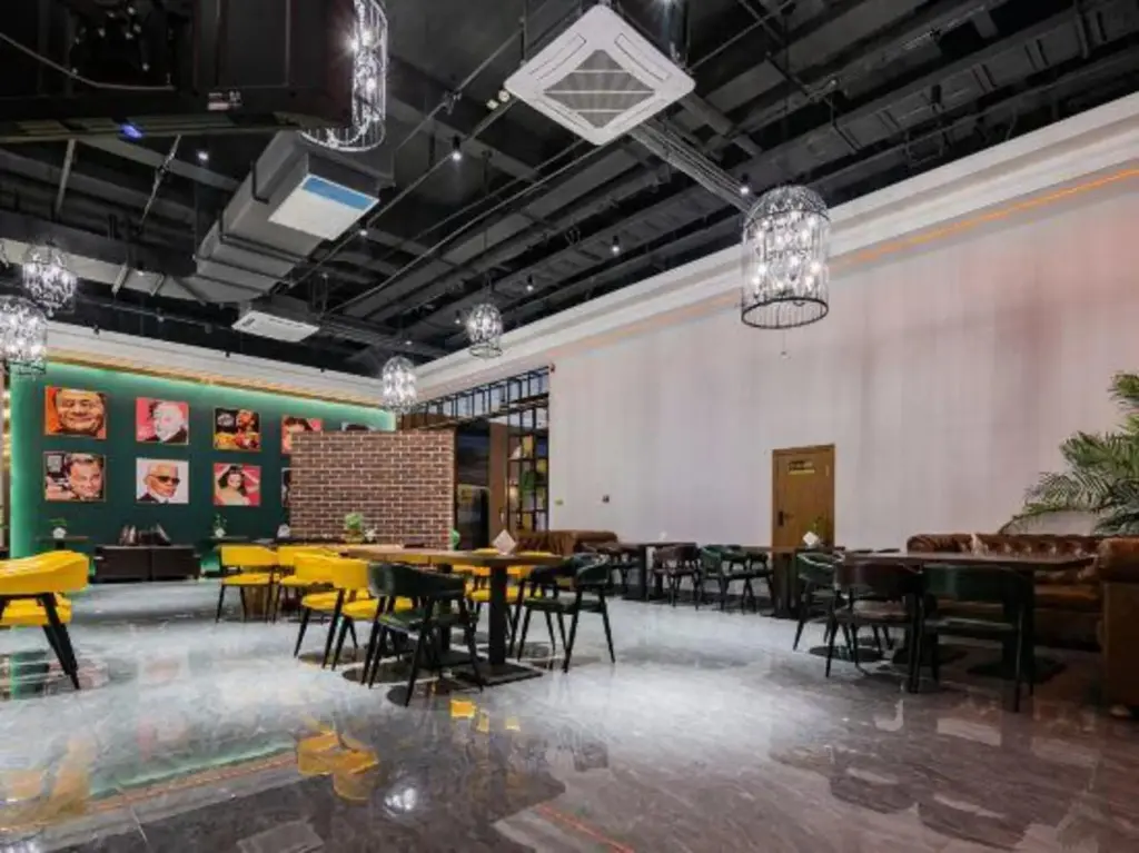 Мэйшань: James Joyce Coffetel (Sichuan University Jinjiang College)