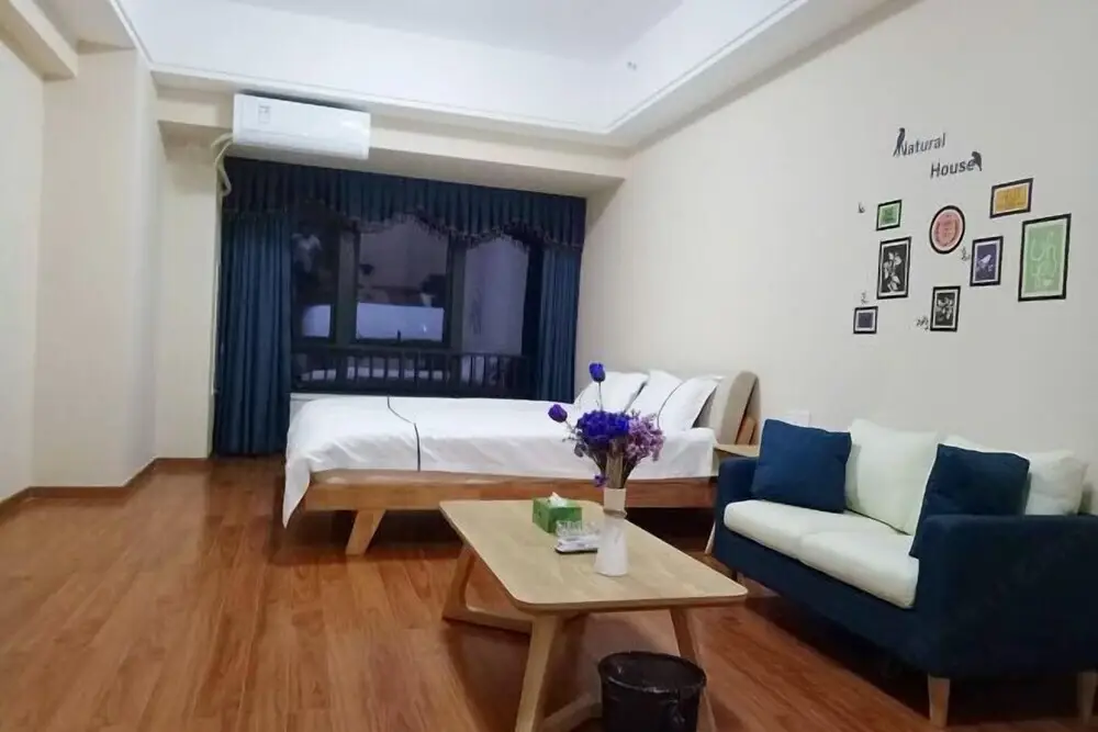 Дунгуань: Shili Taohua Theme Apartment