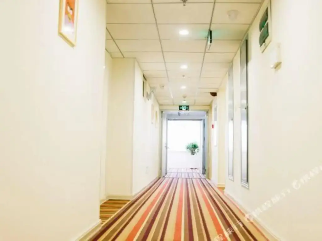 Qingdao Flower Express Hotel — фото 1