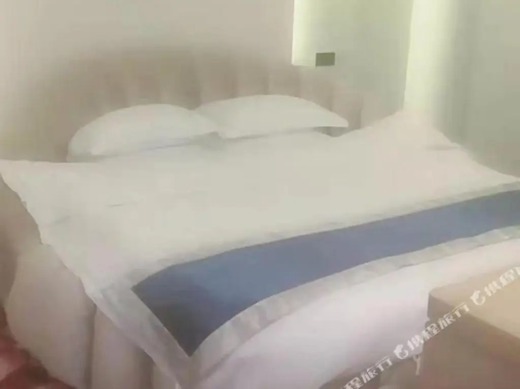 Учжун: Super 8 Hotel (Wuzhong West Mingzhu Road Expressway Store)