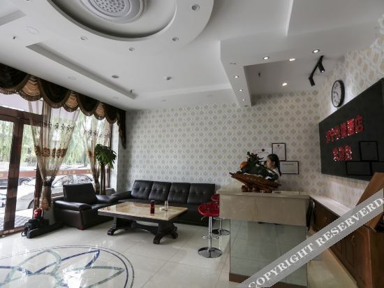 Янцюань: zining express hotel