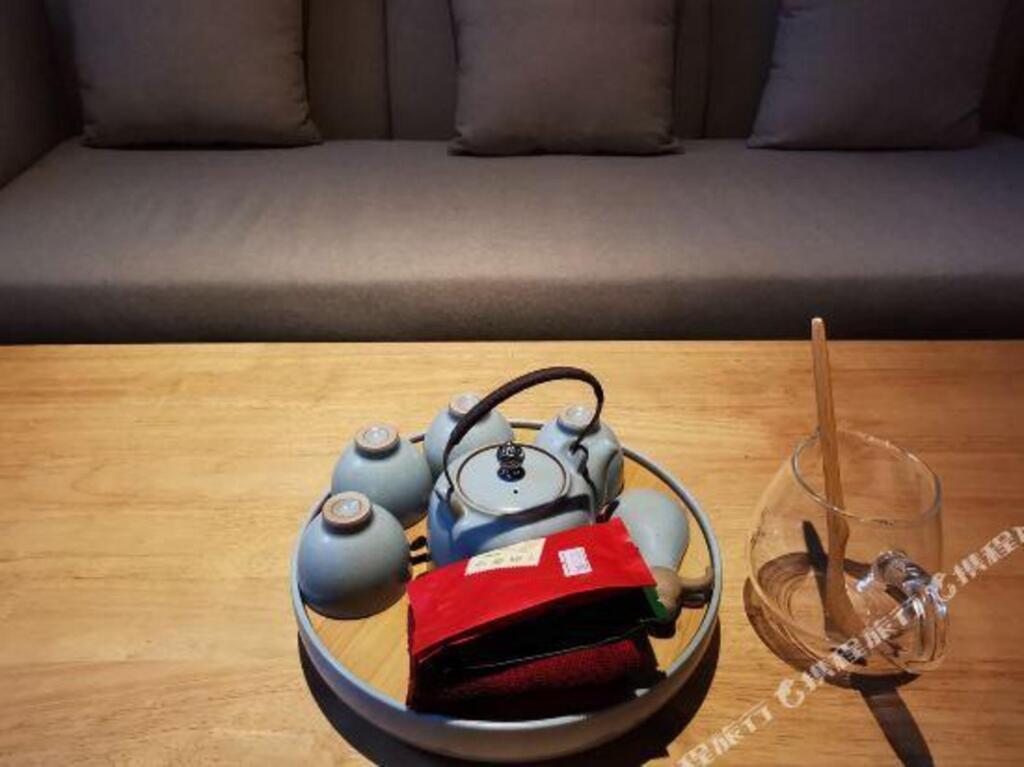 Аньян: Super 8 Hotel Premier (Anyang High-speed Railway Yingbin Park)