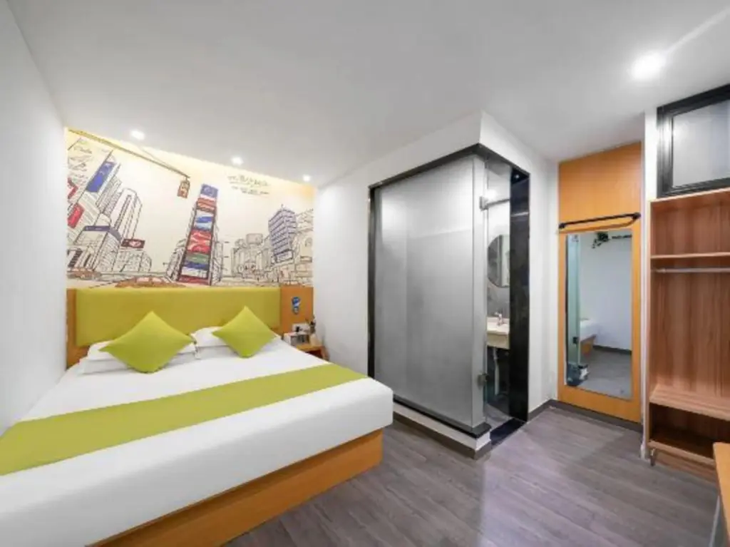 Шанхай: Shanghai Hongqiao International Exhibition Center  99 Xinbiao Selected Hotel