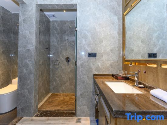 Динпин: Hongman Hongfu Hotel (Guang'an Linshui Modern Life Hall)