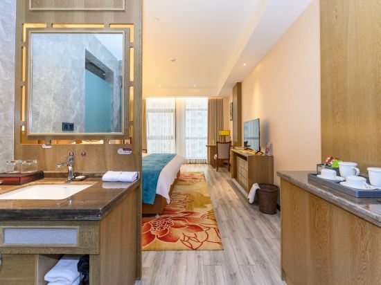 Динпин: Hongman Hongfu Hotel (Guang'an Linshui Modern Life Hall)