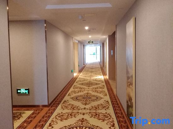 Цзюцзян: Vienna International Hotel (Jiujiang Municipal Government Bali Lake)