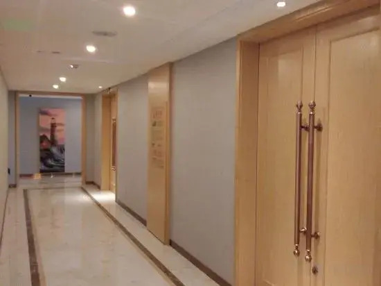 Цзюцзян: Vienna International Hotel (Jiujiang Municipal Government Bali Lake)