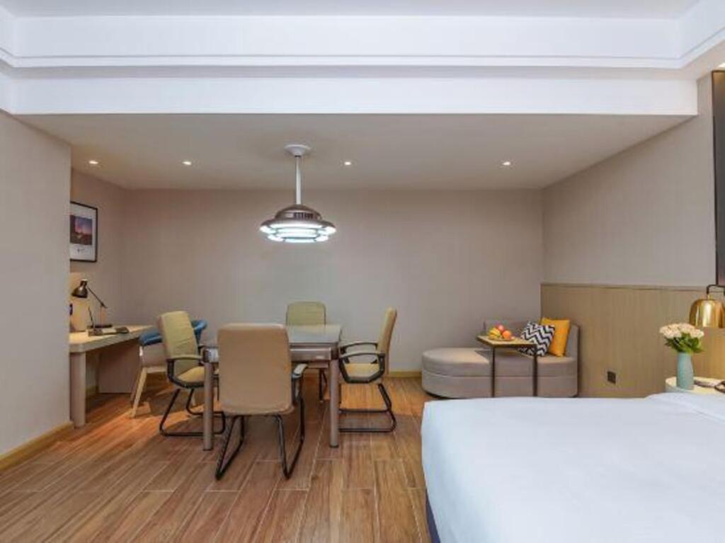 Дунгуань: Kyriad Marvelous Hotel (Dongguan Huayang Lake University City Store)