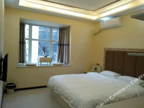 Zunyi Junyue Express Hotel — фото 1