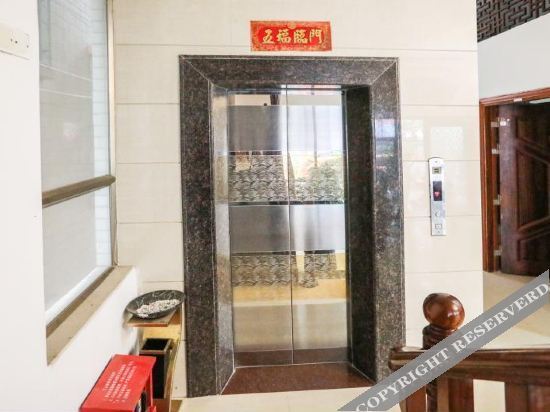 Чжаньцзян: Zhanjiang changtian apartment