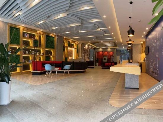 Чэнду: Ibis Hotel (Pengzhou Wangshuli)