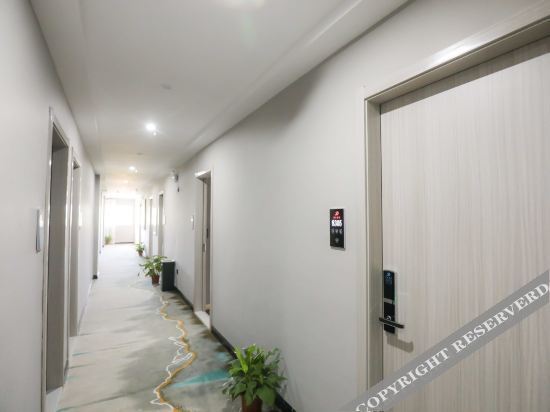 Ухань: Yatuo Hotel (Foxconn Technology Industrial Park, China University of Geosciences Science Park)