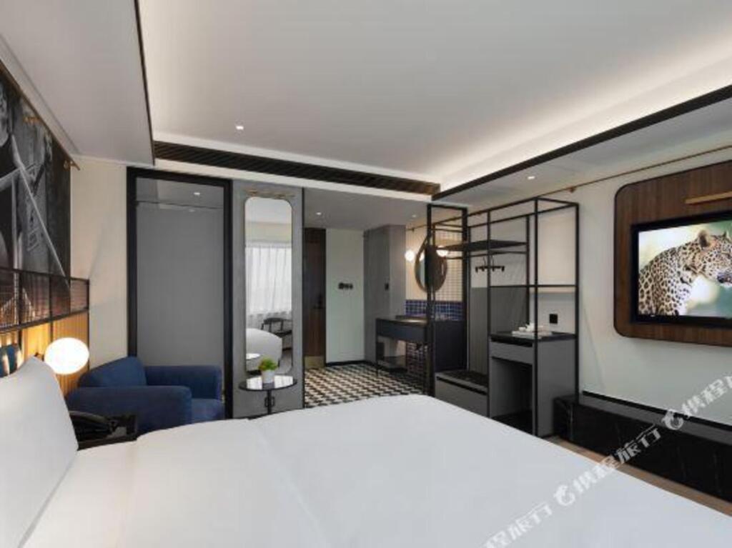 Корла: Modern Four Seasons Hotel (Xinhuijia Branch)