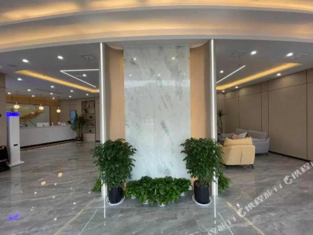 GreenTree Inn Hotel (Fengxin Bus Station) — фото 1