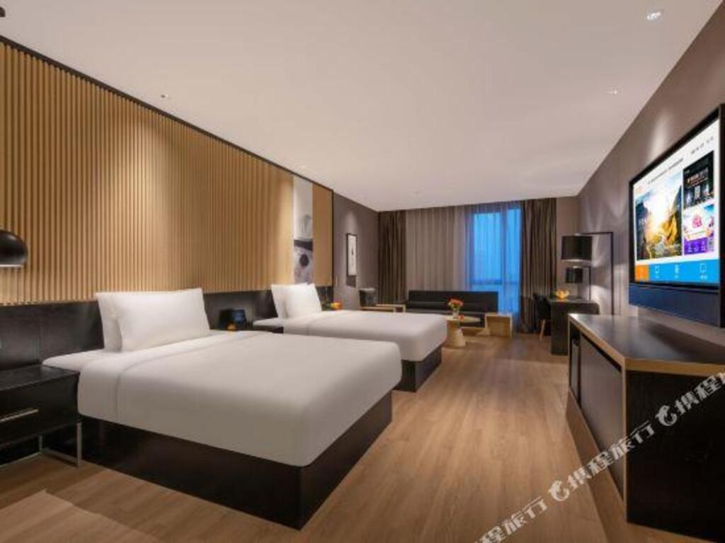 Нинбо: Orange Hotel(Yuyao Colorful Town)