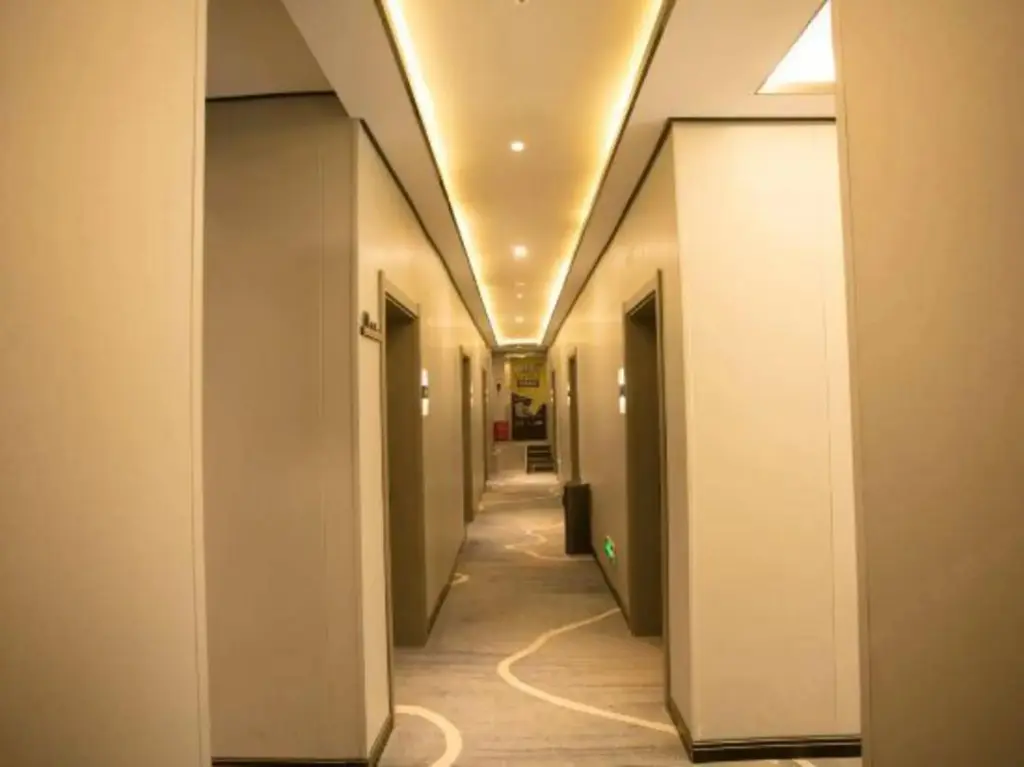 Чжоукоу: Home Inn Huaxuan Hotel Select (Zhoukou Taifuling Branch)