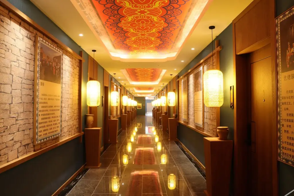 Вэньшань: 56 Nationalities Hotel