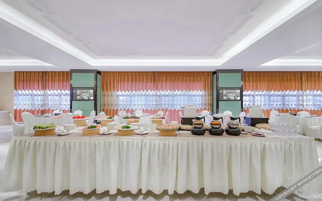 Чунцзо: Vienna International Hotel (Ningming Huashan)