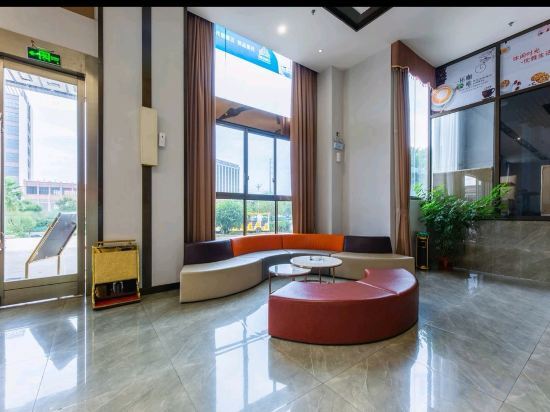 Цзиань: Green Oriental Suichuan Jinggangshan Avenue store