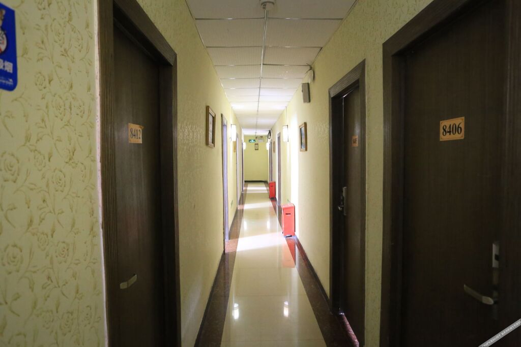 Шэньчжэнь: Baoshi Hostel