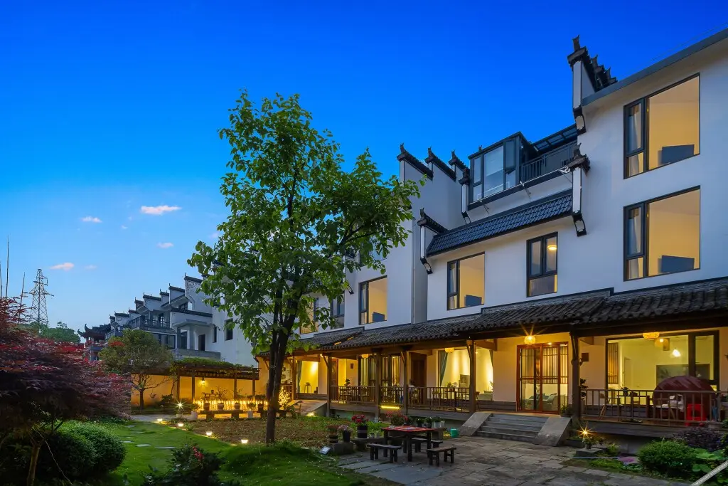Уюань: Floral Hotel·Xianju Shuangxi Hostel (Wuyuan Scenic Area Moon Bay)