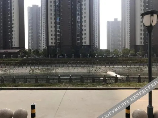 Ухань: 梦缘精品酒店(武汉左岭新城未来三路地铁站店)