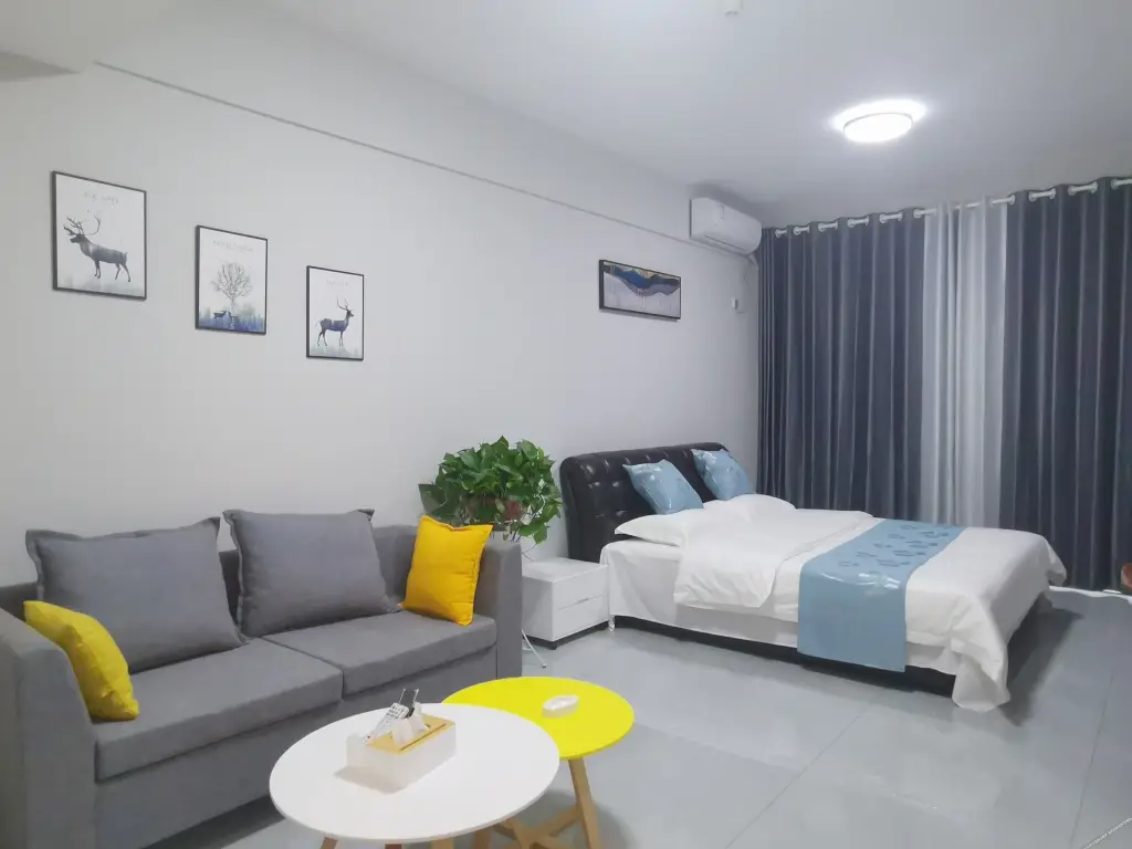 Чанша: Louis Hotel (Moon Island Shazhichuan Aolai)