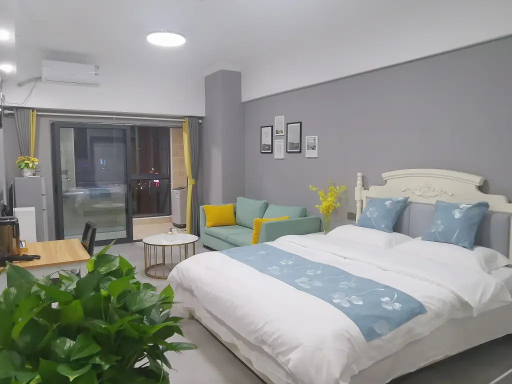 Чанша: Louis Hotel (Moon Island Shazhichuan Aolai)