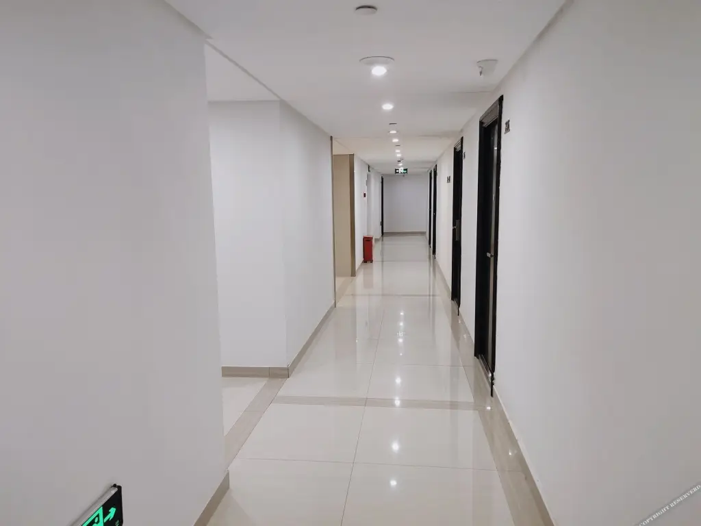 Yunjin Business Hotel — фото 1