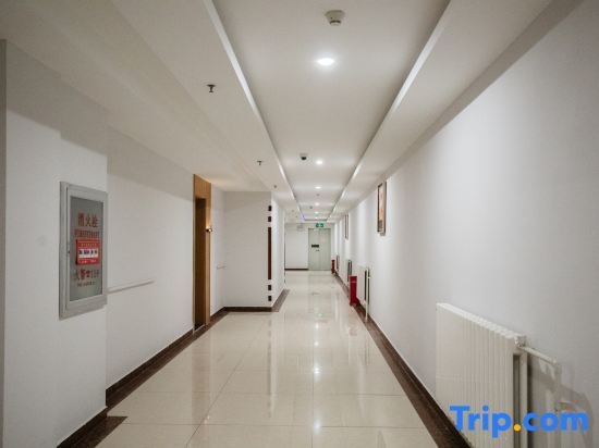 Пекин: Super 8 Hotel (Beijing Shunyi Shimen)