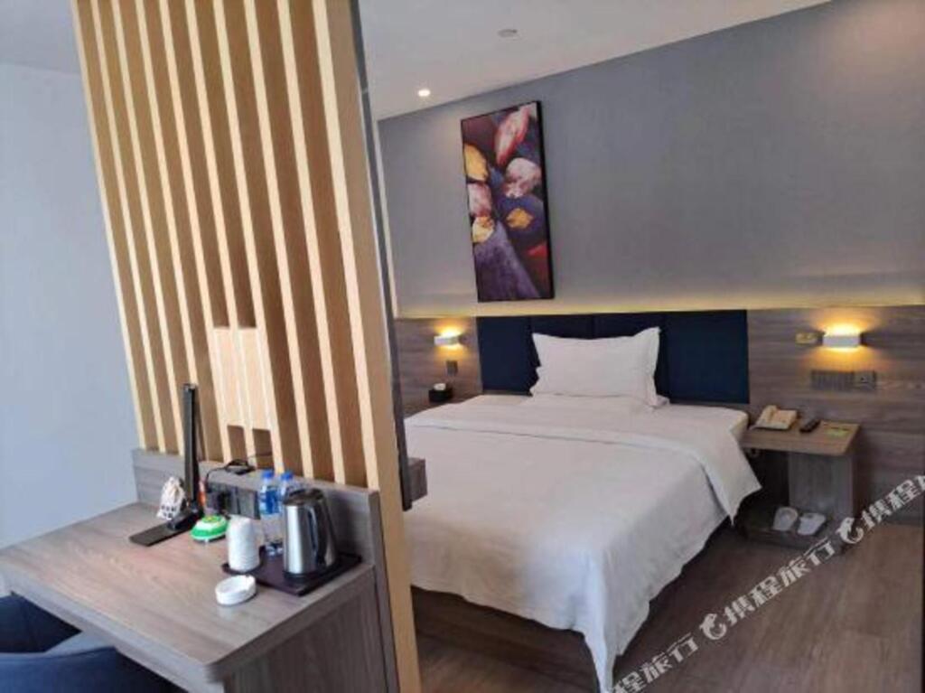 7 Days Superior Hotel (Chengdu Panda base  Sanhechang Store) — фото 1