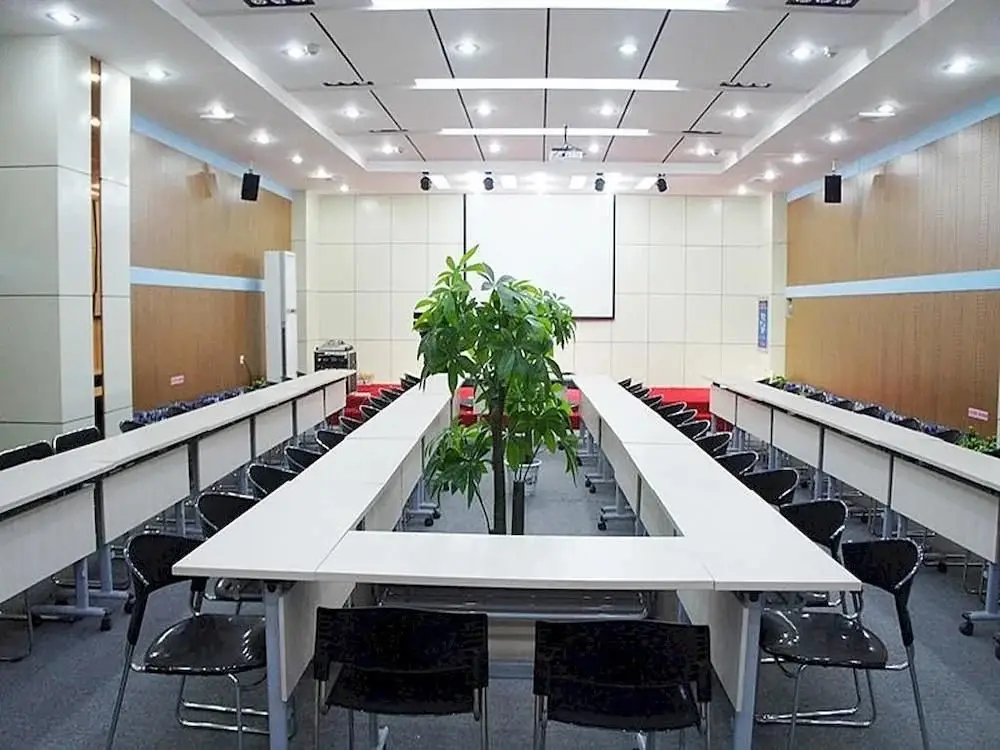 Линьи: Super 8 Hotel Linyi Tong Da Lu
