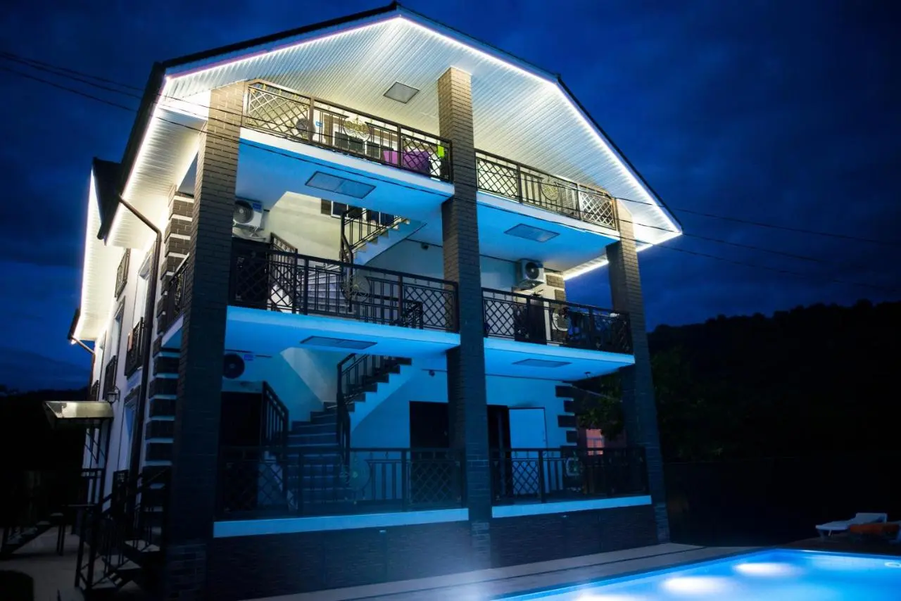 Адлер: Adler pool home