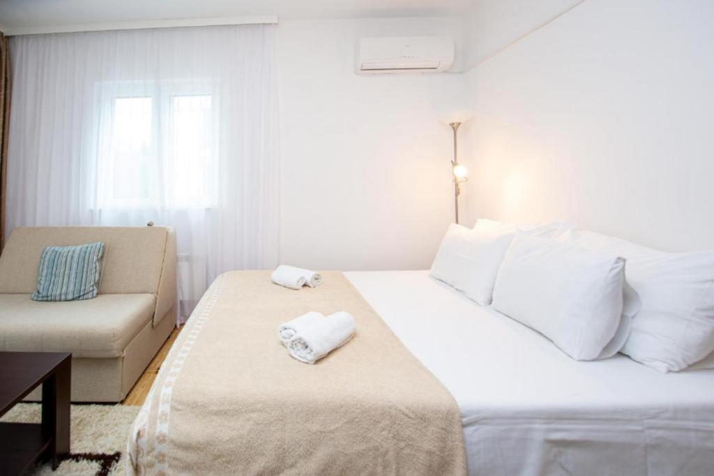Доброта: Studio Flat with Shared Pool in Prčanj Montenegro