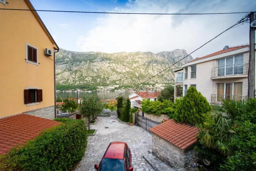 Cozy Studio with Shared Pool in Prčanj Montenegro — фото 1