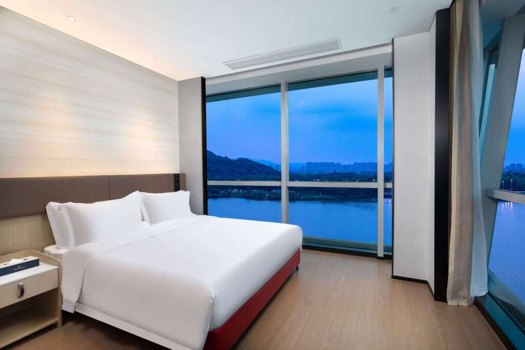 Хучжоу: Ramada By Wyndham Huzhou Wuxing
