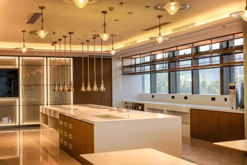 Howard Johnson Optics Valley Residence Wuhan — фото 1